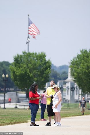 celebrate-america-july8-outreach-019.jpg (Large)