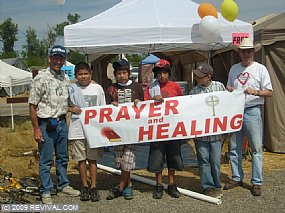 prayer tent thursday.jpg (Medium)